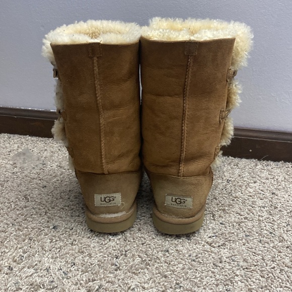 UGG Bailey Button Triple ll Boot - Picture 3 of 4